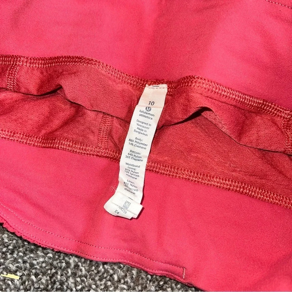 Lululemon Free Spirit Short Size 10 - Picture 5 of 6